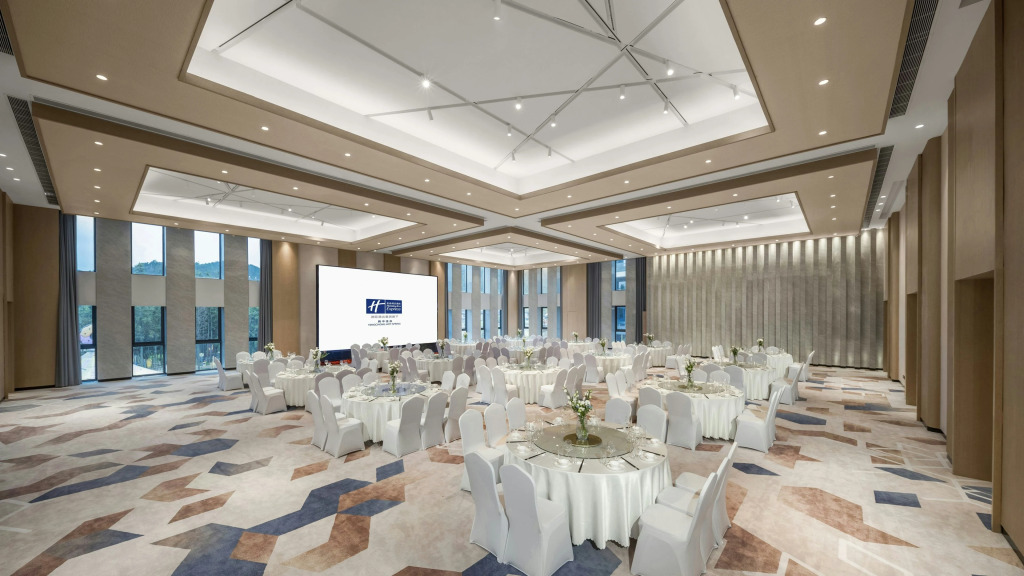 Holiday Inn Express Tengchong Hot Spring by IHG