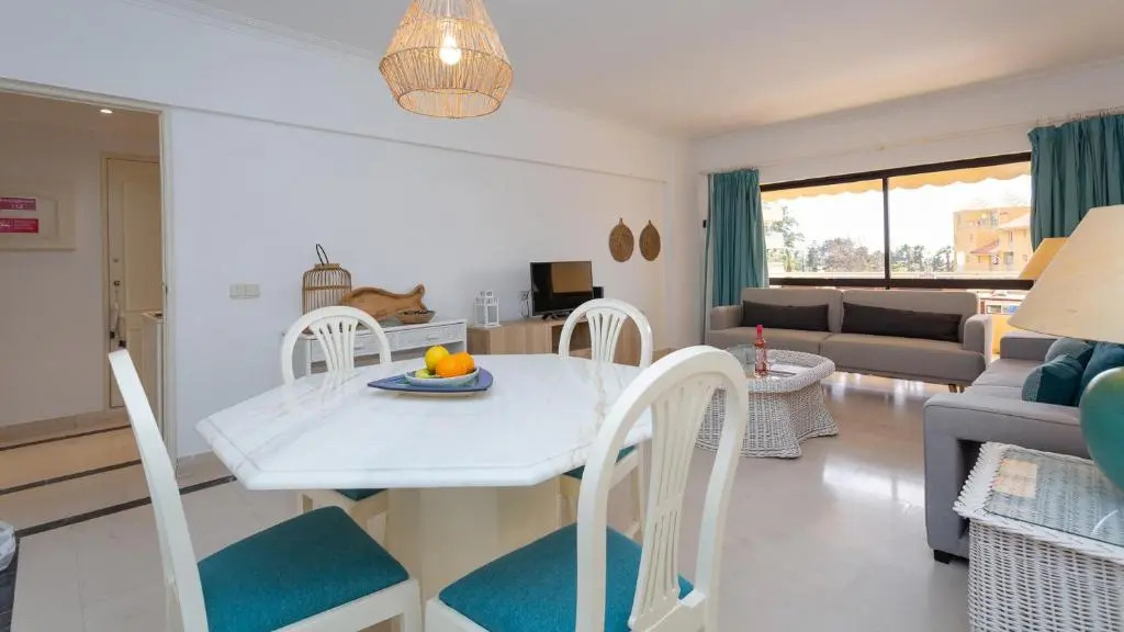 Marina 2BDR Apartment With Balcony & Pool - 5min from beach by LovelyStay