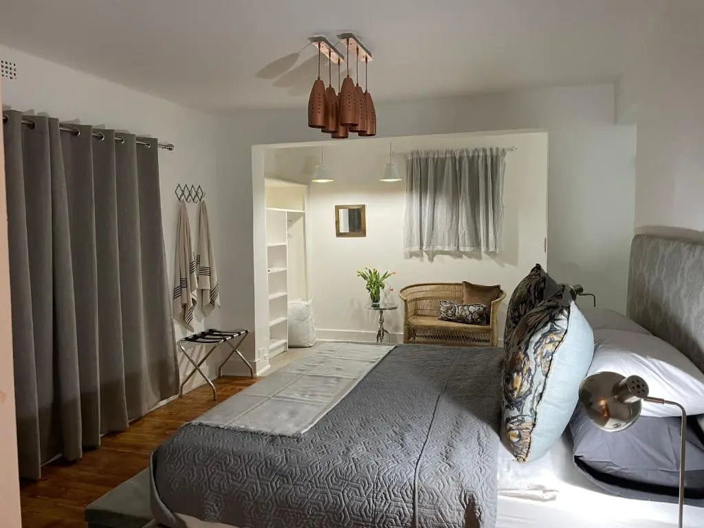 Spacious, light-filled BnB on 4th