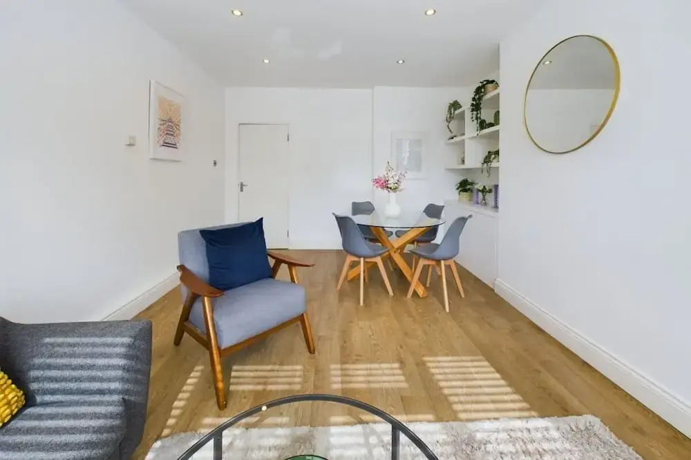 The Earl's Court Hideaway - Warm 3bdr House
