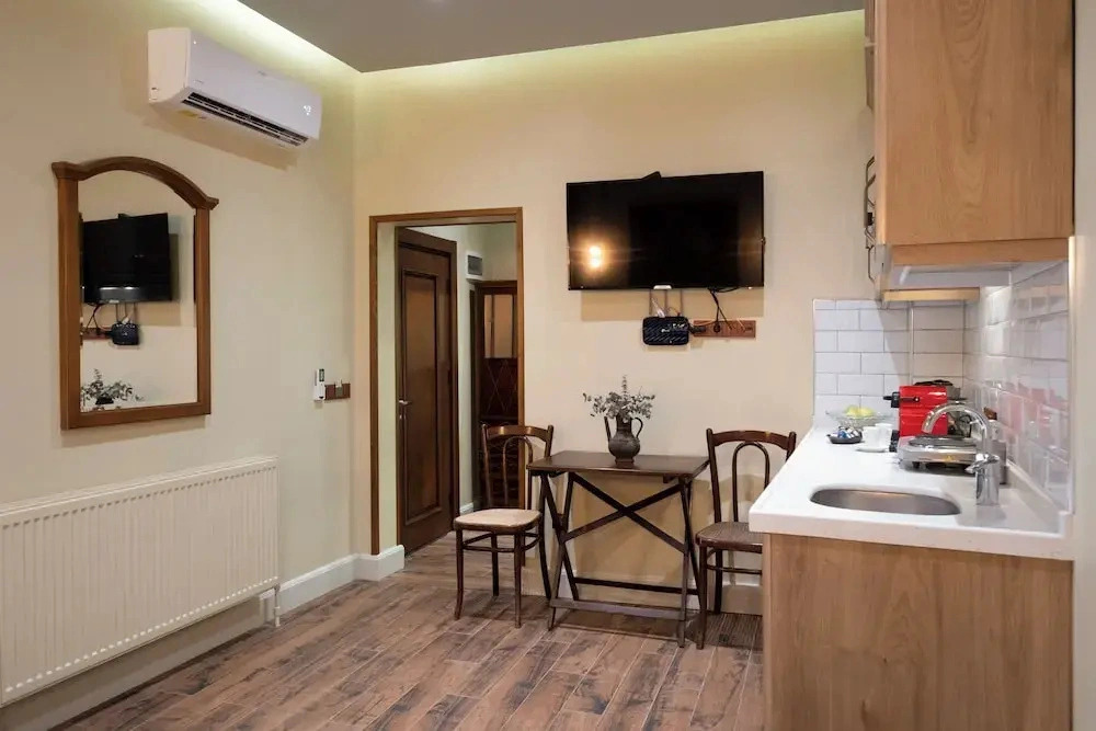 Level Suites