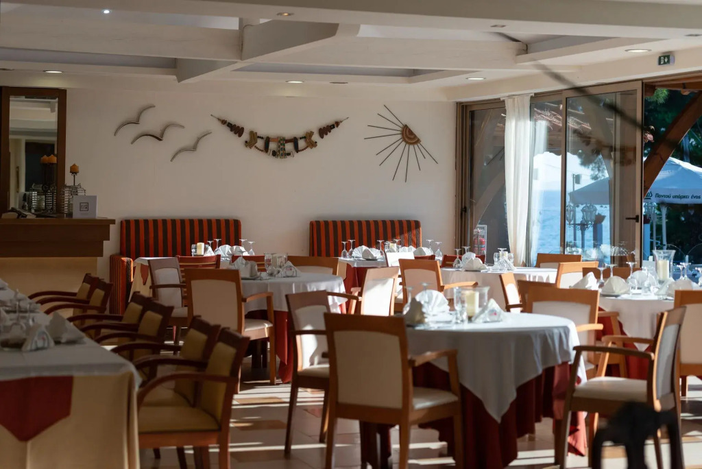 Porfi Beach Hotel