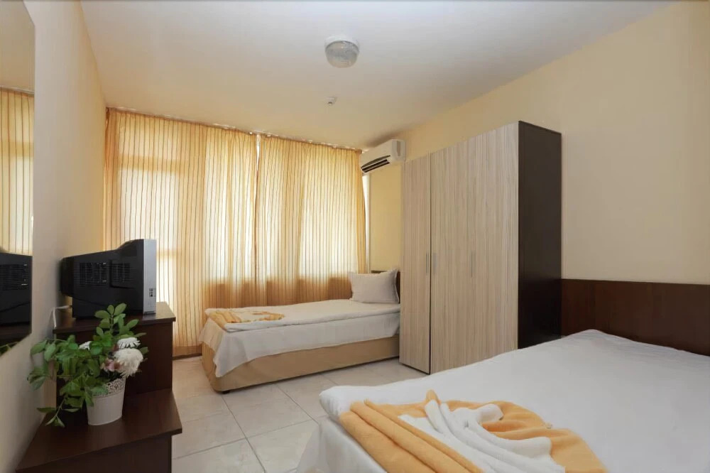 Club Hotel Vedren