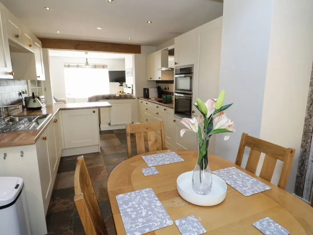 4 Anglesey Road