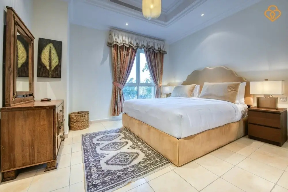 Beautiful Large 4 B/R Villa W/ Pool Jumeirah Island
