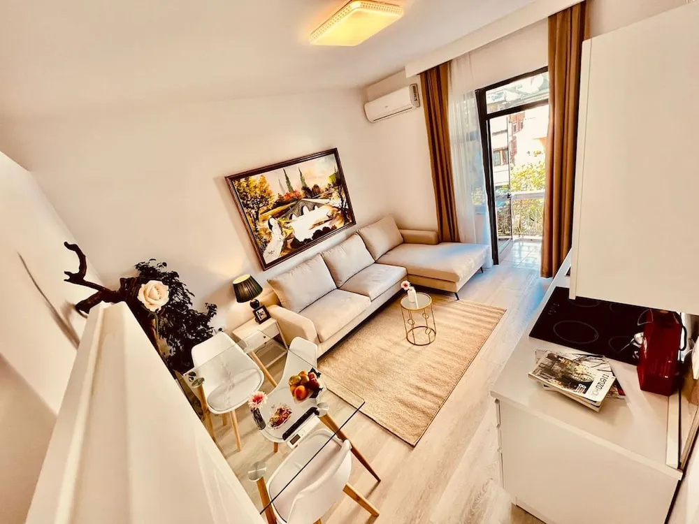 Leo s City View Apartment Cozy 1BR