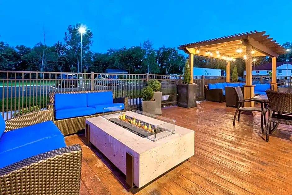Holiday Inn Express & Suites - Milan - Sandusky Area by IHG
