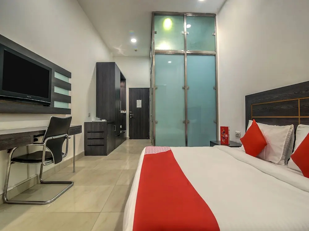 OYO Flagship 14443 Chaupal Sector 14