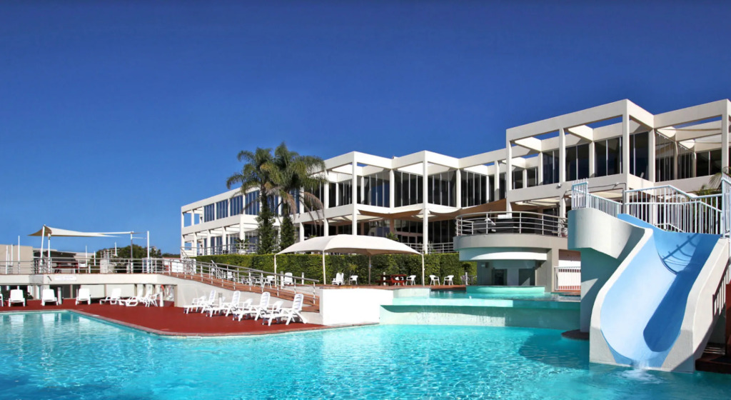Absolute Beachfront Opal Cove Resort