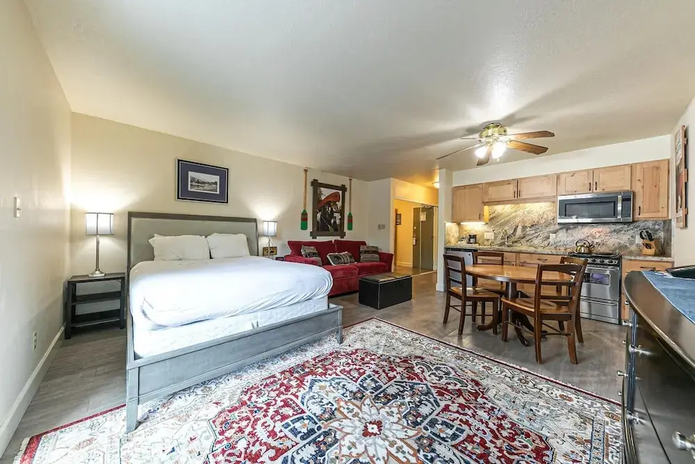 233 Bldg C 1 Bedroom Condo