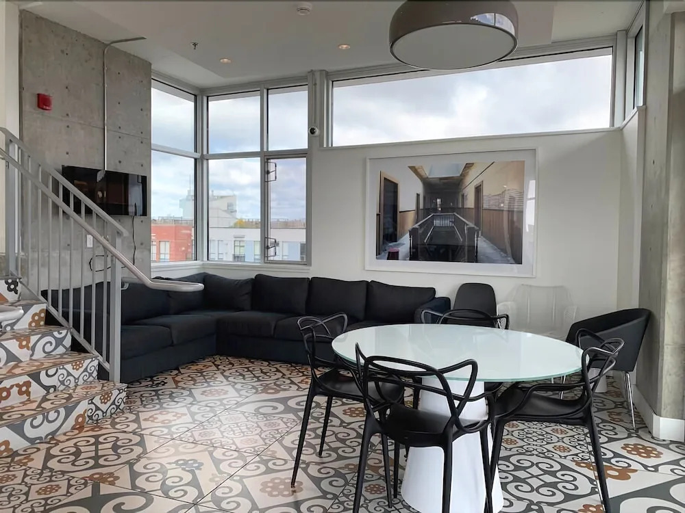 Victoria Harbour View Suite- slp 4