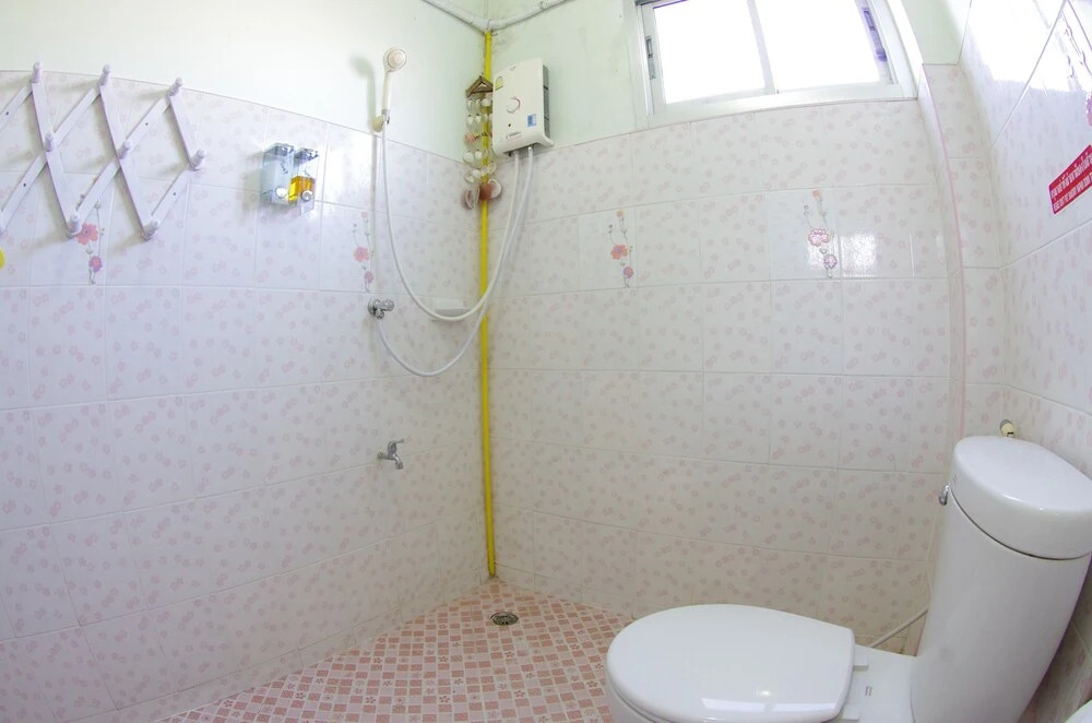 Non-Len Hostel