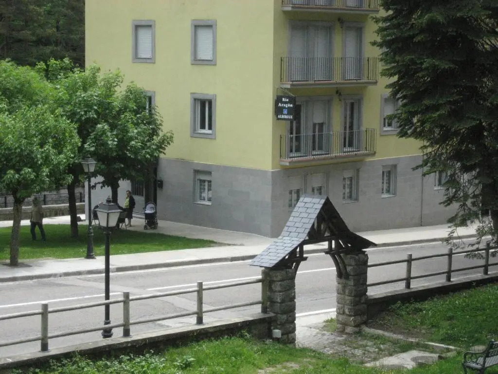 Albergue Turístico Rio Aragon