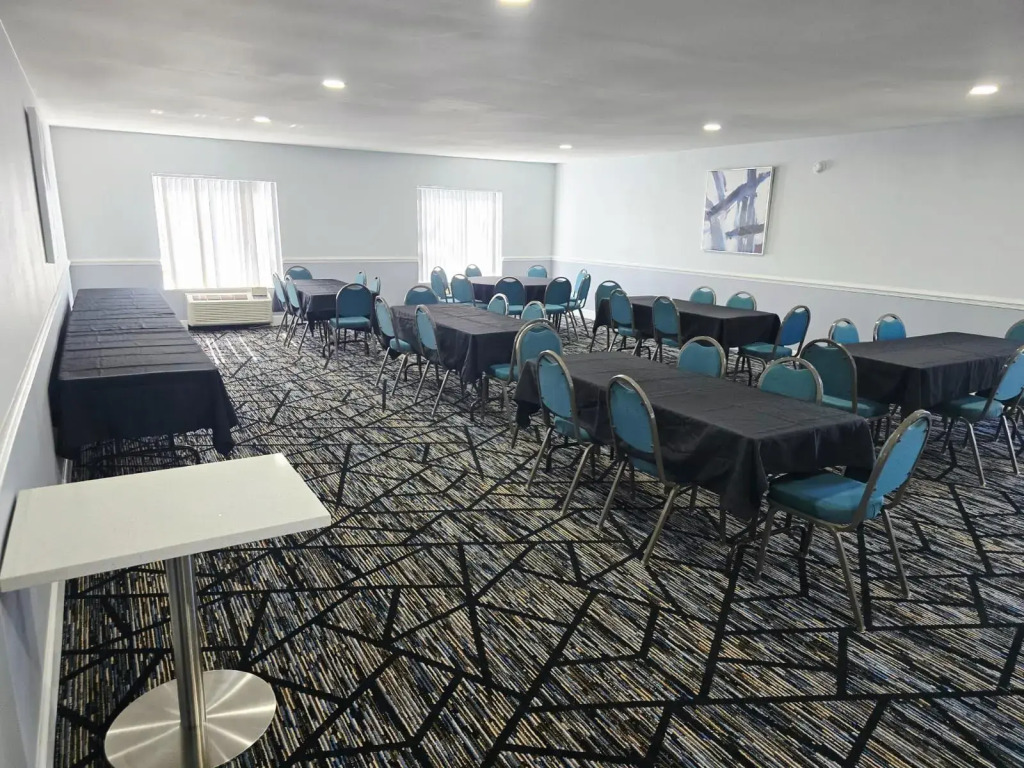 Americas Best Value Inn & Suites-Foley - Fully Renovated