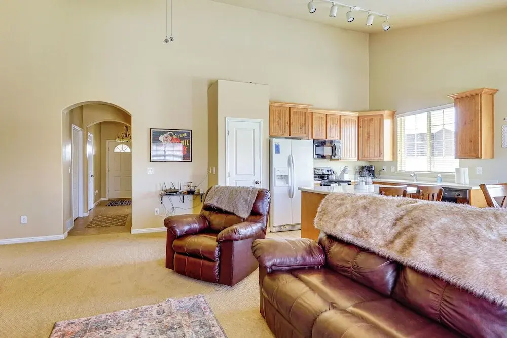 Park City Area Lodge: 9 Mi to Timber Lakes