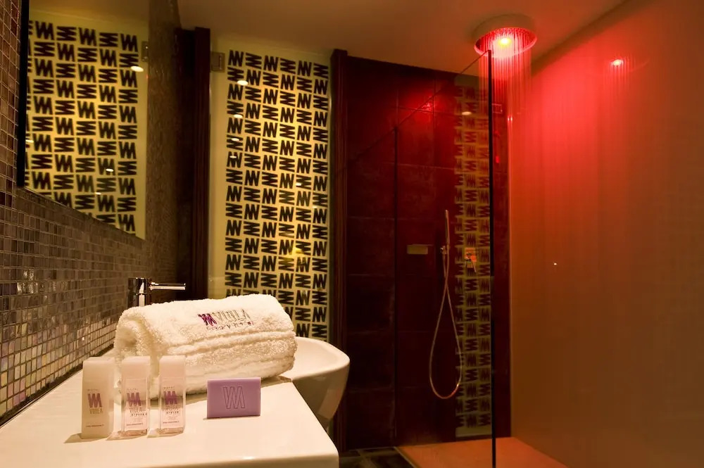 Viola Mhotel