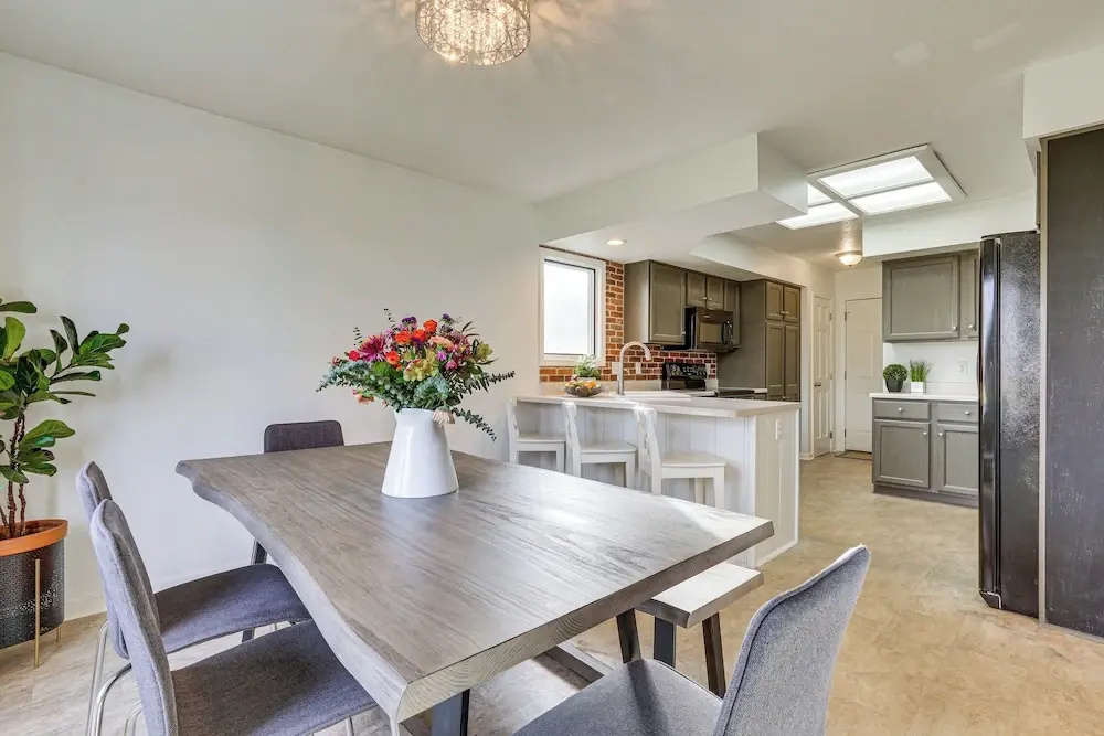 Tranquil Fort Wayne Home: 7 Mi to Downtown
