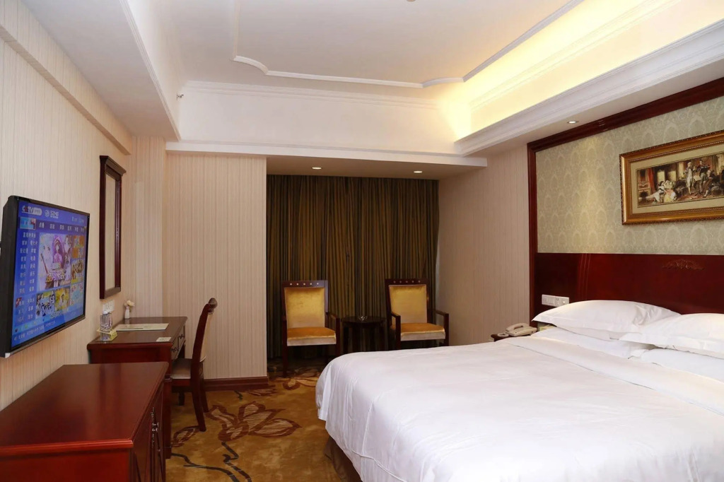 Vienna Hotel Shenzhen Futian Bagua Road