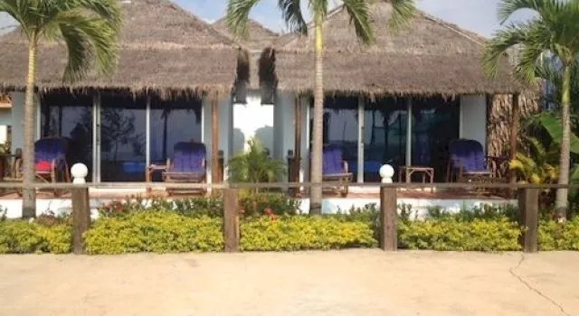 White Beach Bungalows