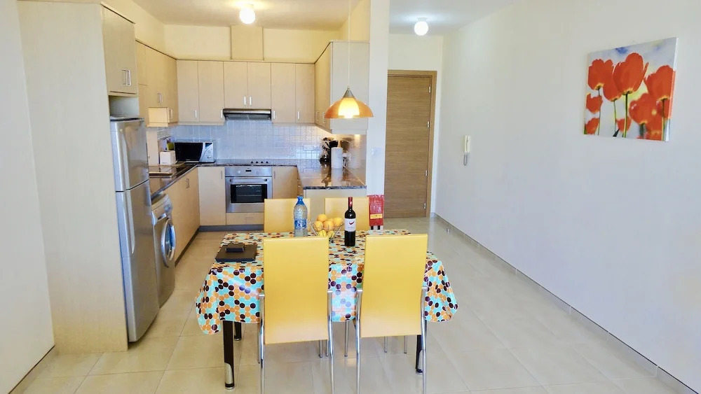 Stunning 2-bed Apartment in Poli Crysochous