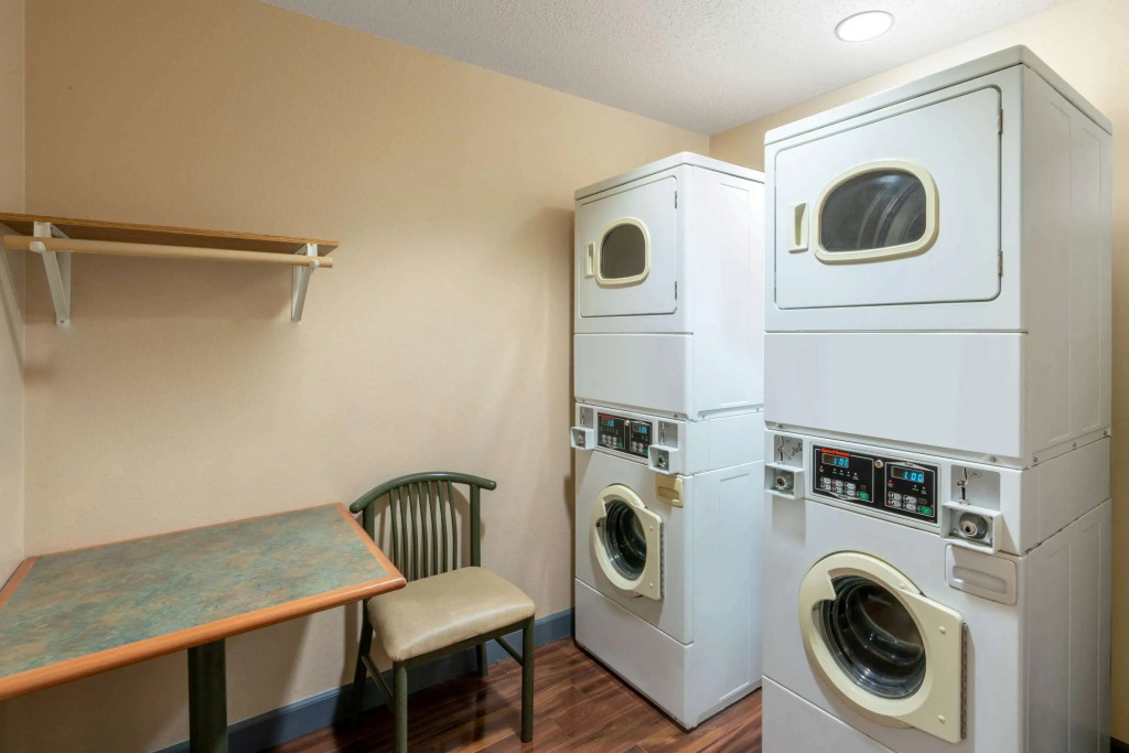 Microtel Inn & Suites