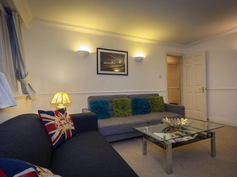 The Elegant Mayfair