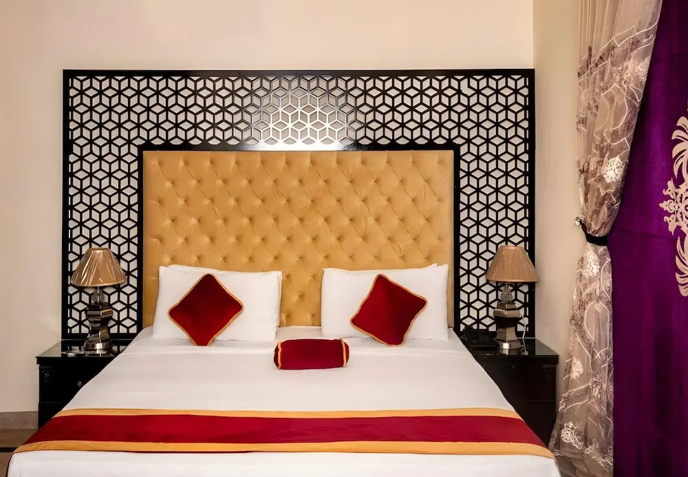 Rose Palace Hotel - Garden Town