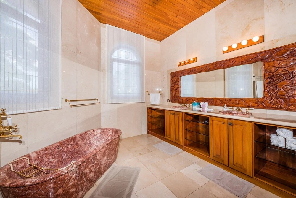 Blue Jewel Oceanfront Private Villa