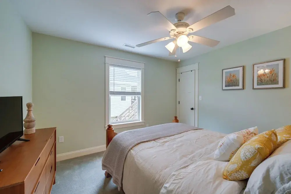 Kill Devil Hills Retreat w/ Gas Grill & Deck!