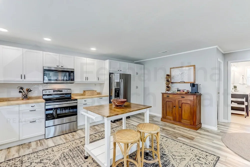 343 N Fletcher Ave B-upstairs 3 Bedroom Home by Redawning