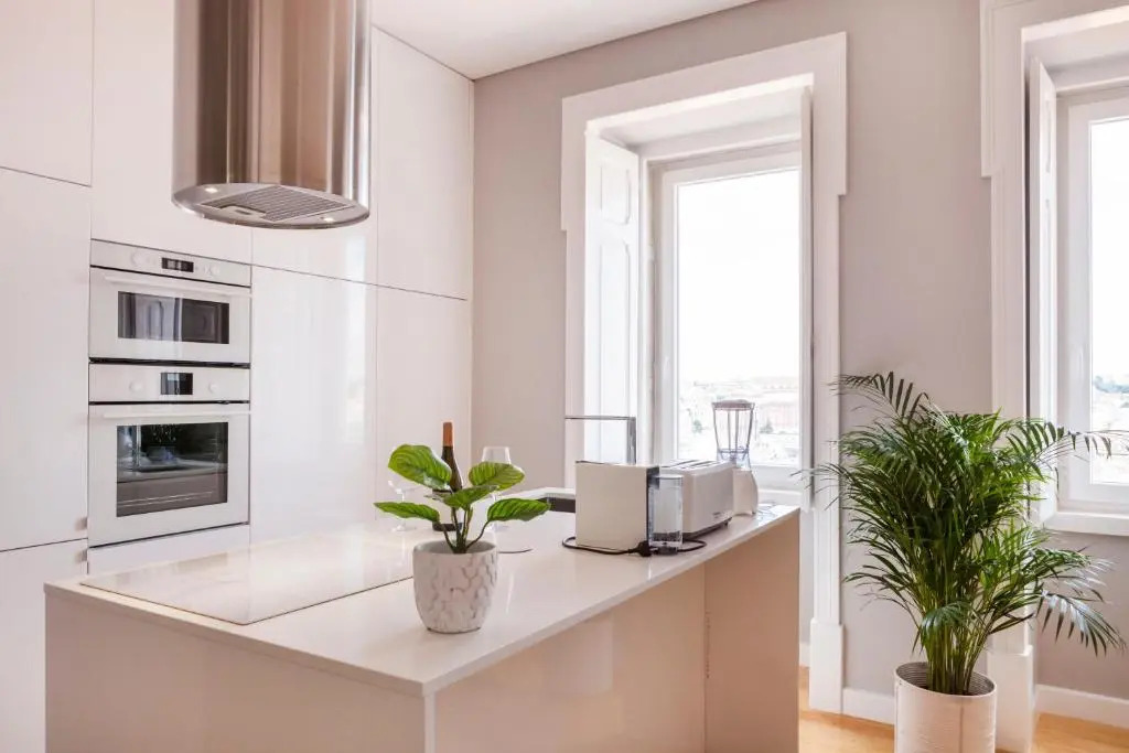 Breath-Taking River & City View Stunning 3 Bedrooms & 3 Bathrooms With AC Alfama Castle district 1st Floor Apartment
