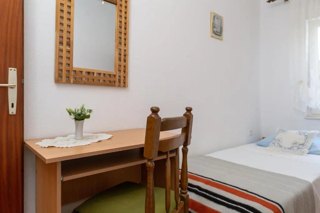 Apartments near beach Babic