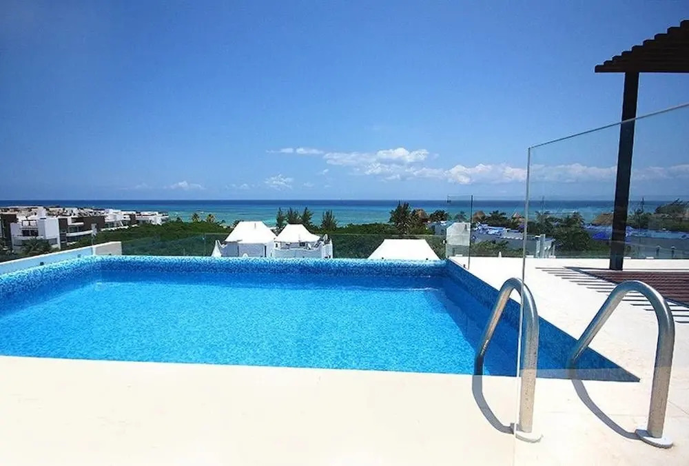 Menesse On the Beach 302 by iMexico