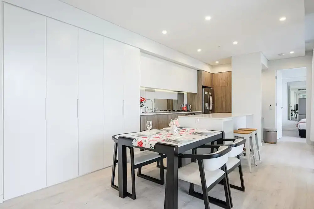 Metawisebnb Executive 2-bedroom Stadium View Apartment W Parking