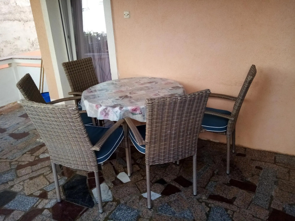 Sab - 40 m from beach - A2(4+2)