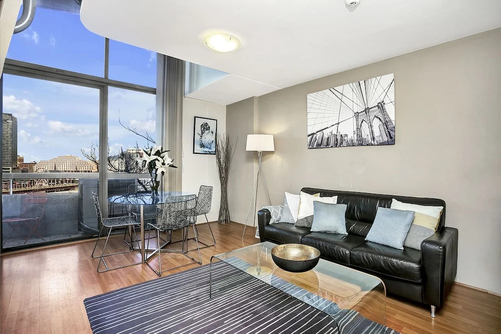 The Apartment Service SX504