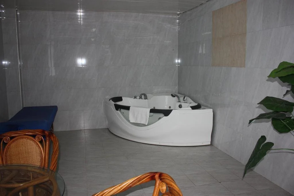 Xiushan International Business Hotel