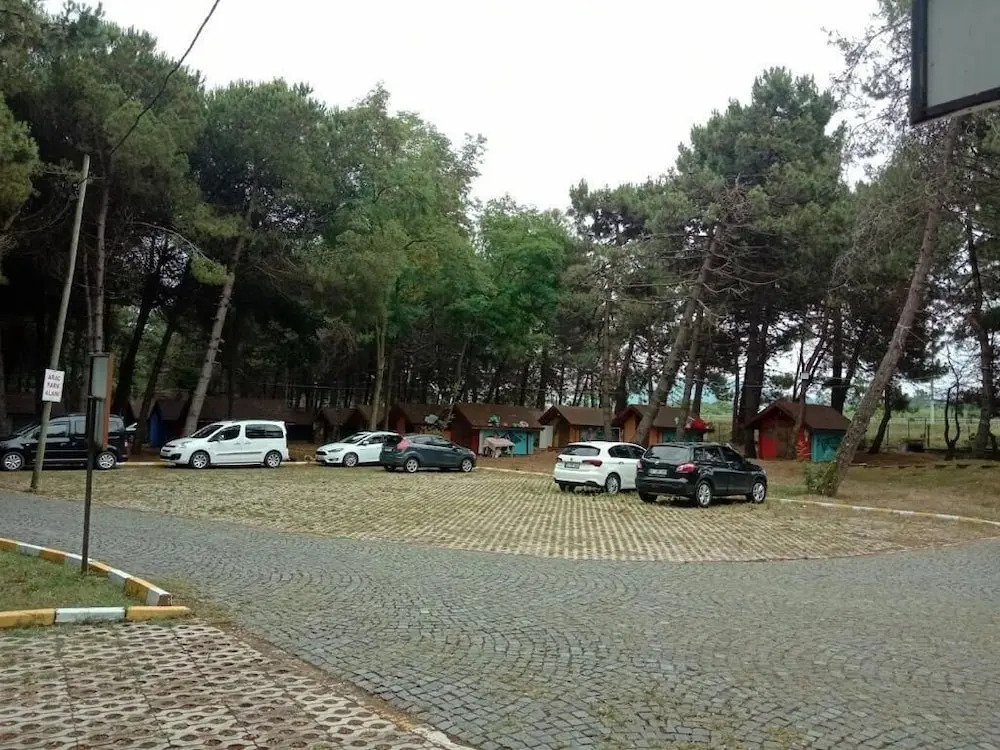 Çinarsuyu Tabi̇at Parki Bungalov
