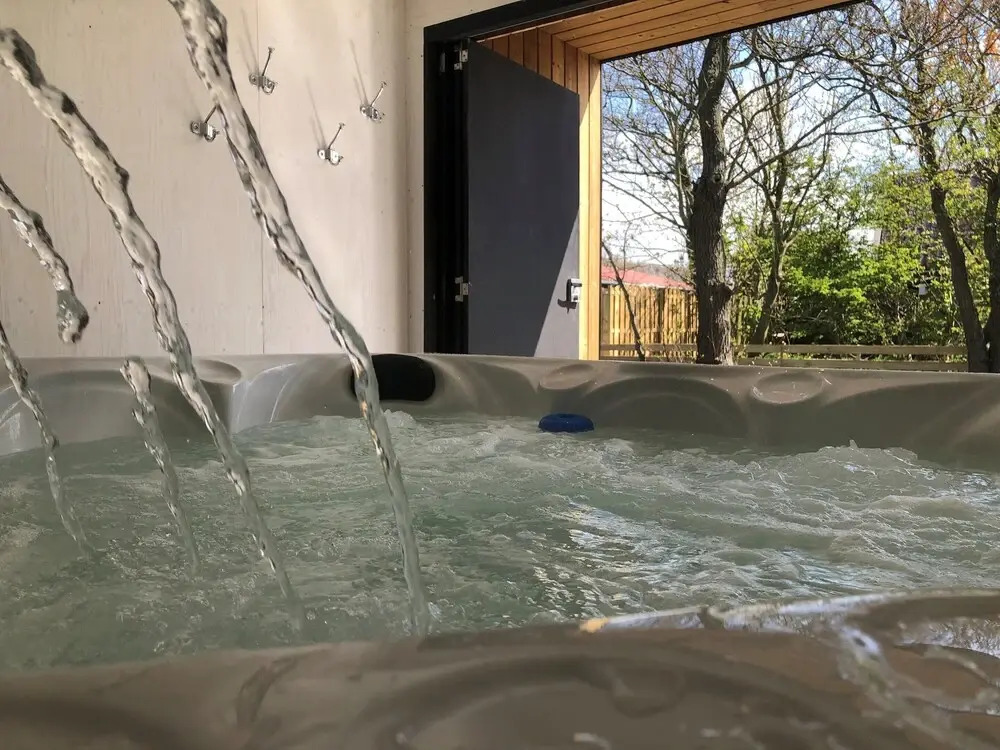 Cozy Vacation Home With a hot tub