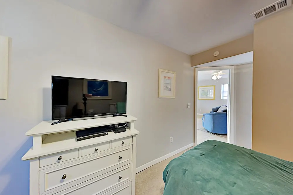 Steps To Beach! Sparkling , Fenced Backyard 2 Bedroom Duplex