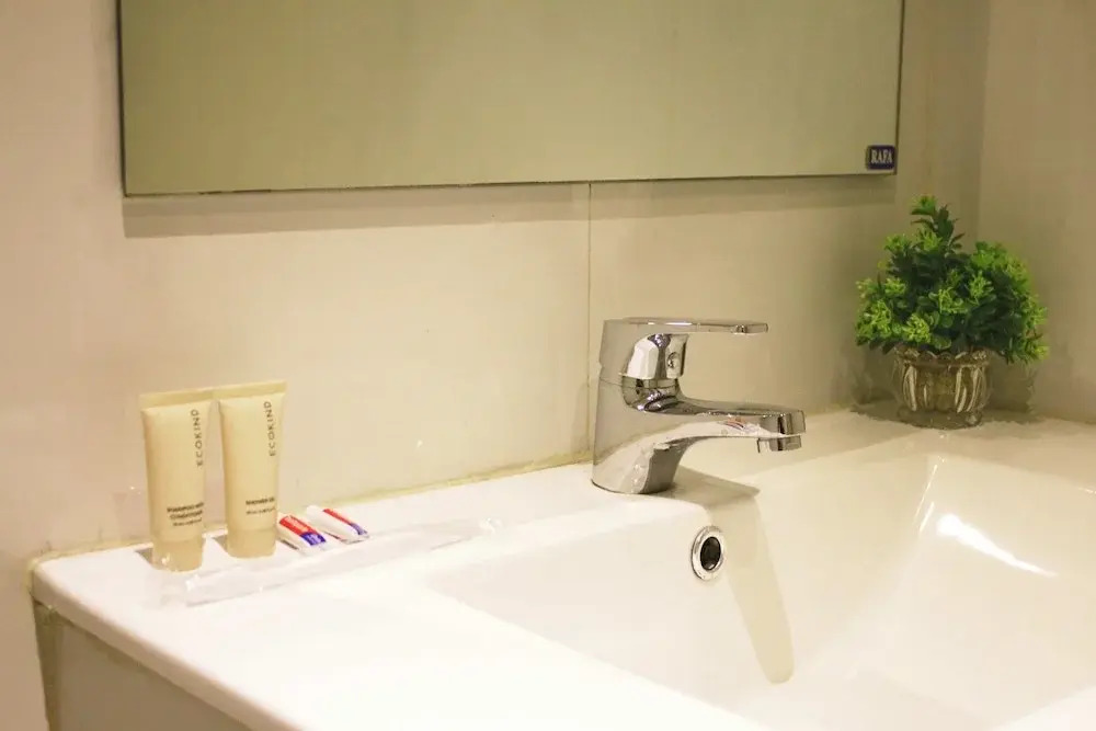 LuxeLite Suites Pasay