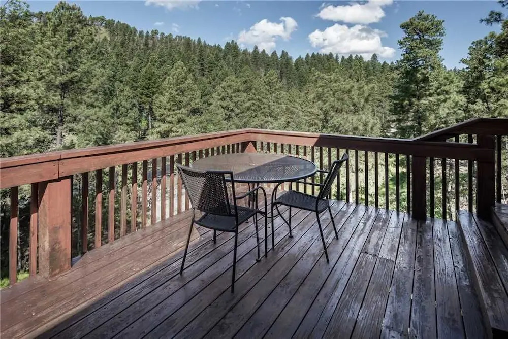 A River Runs Through It - Three Bedroom Cabin with Hot Tub