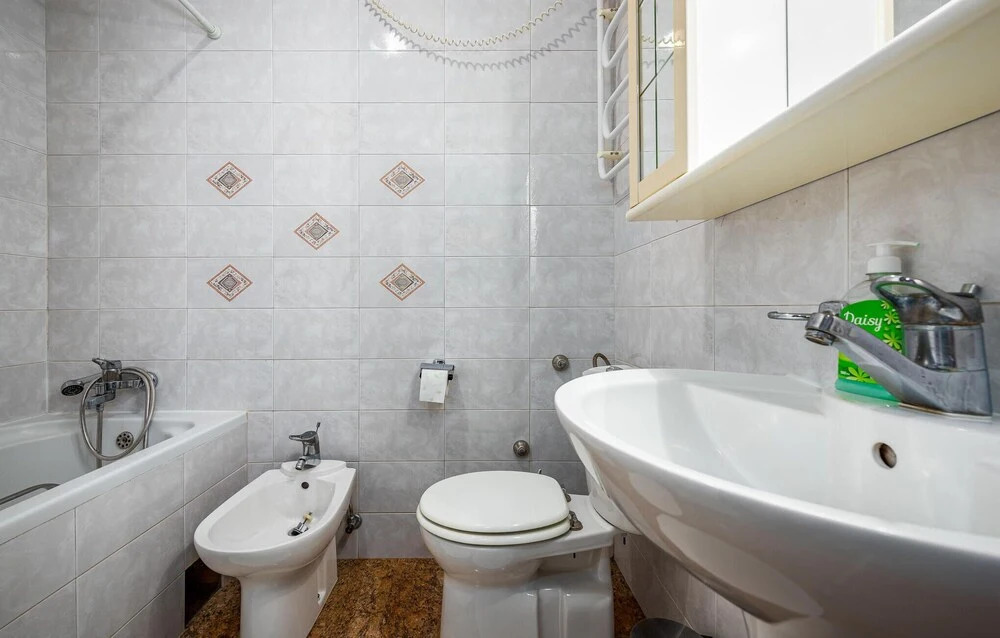 Awesome Apartment in Vrsar With 4 Bedrooms