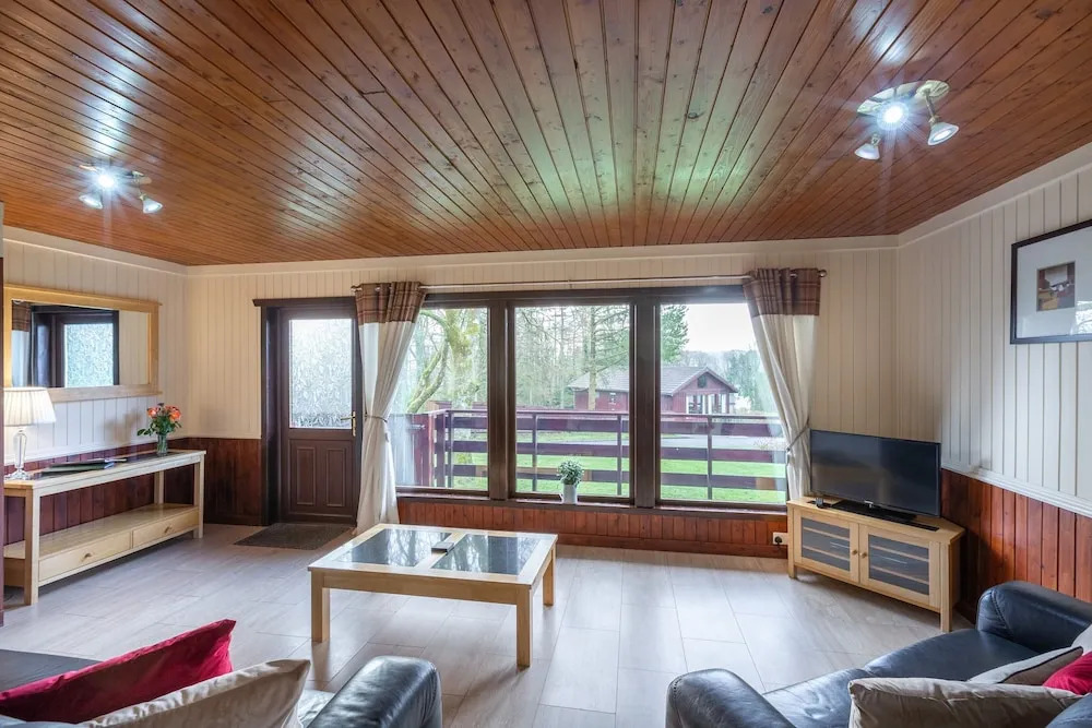 Bluebell Lodge 4 with Hot Tub