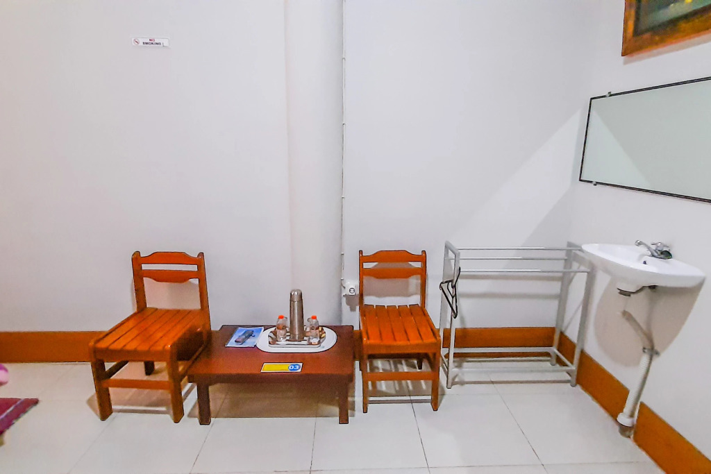 OYO 90374 Penginapan Dewe Syariah