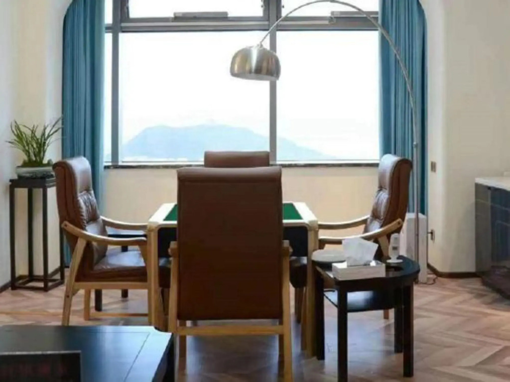 Relex Hotel