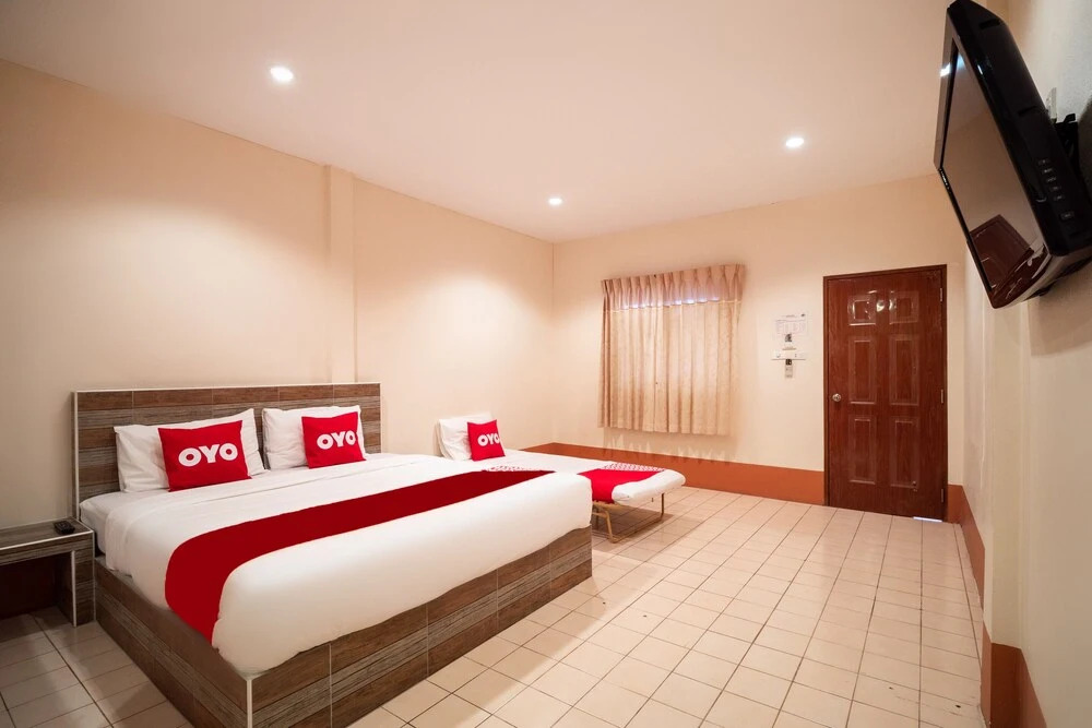 Baan Ruangrungroj by OYO Rooms