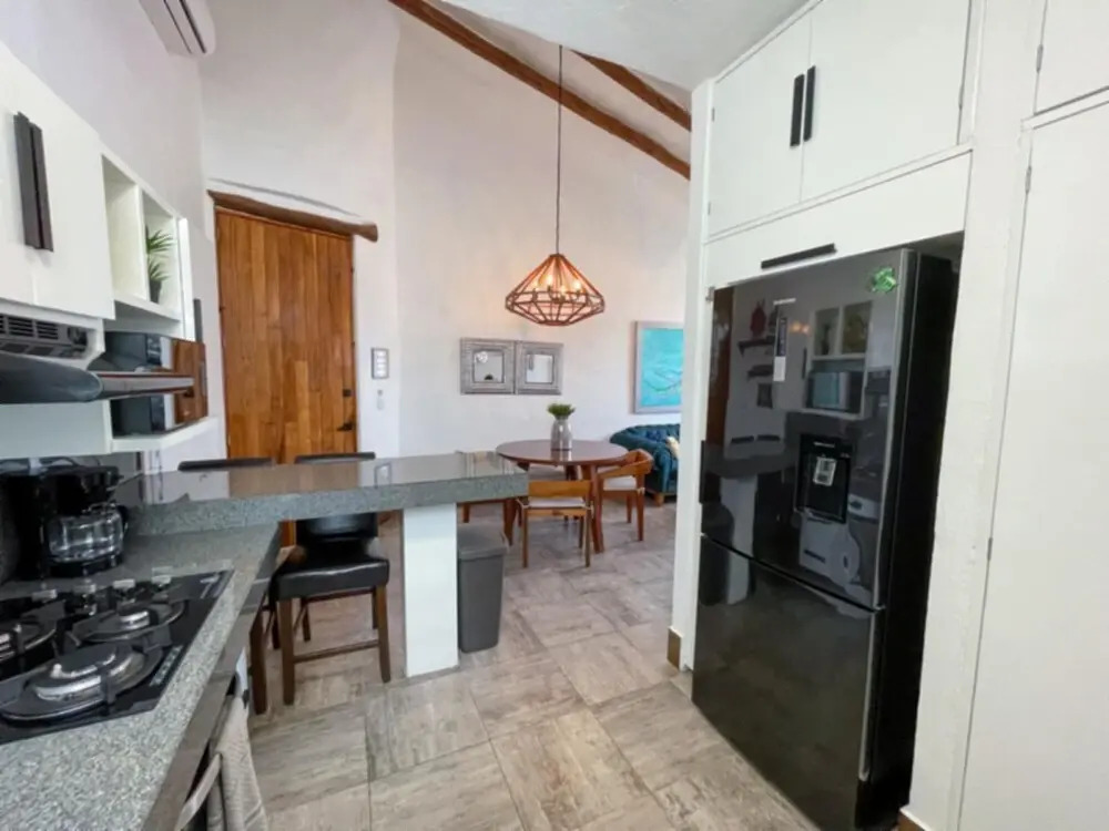 Deluxe Penthouse w 2 Story Patio and Ocean View
