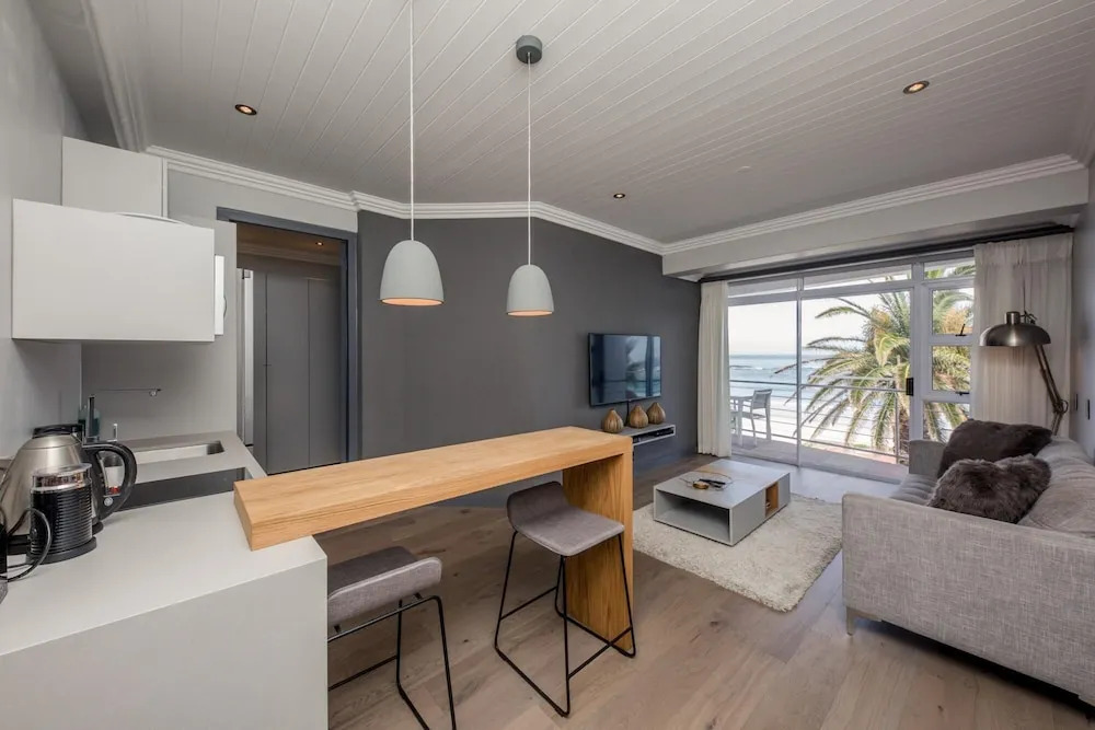 Cozy Apartment Opposite Camps Bay Beach Seasonsfind the Bay