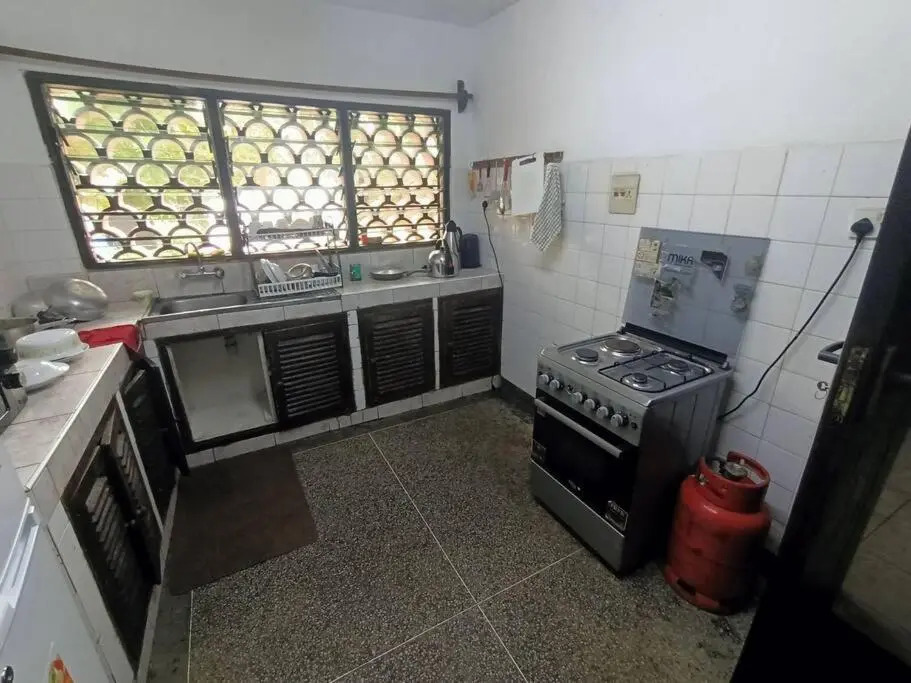 Kivulini House Diani 5 bedroom with pool
